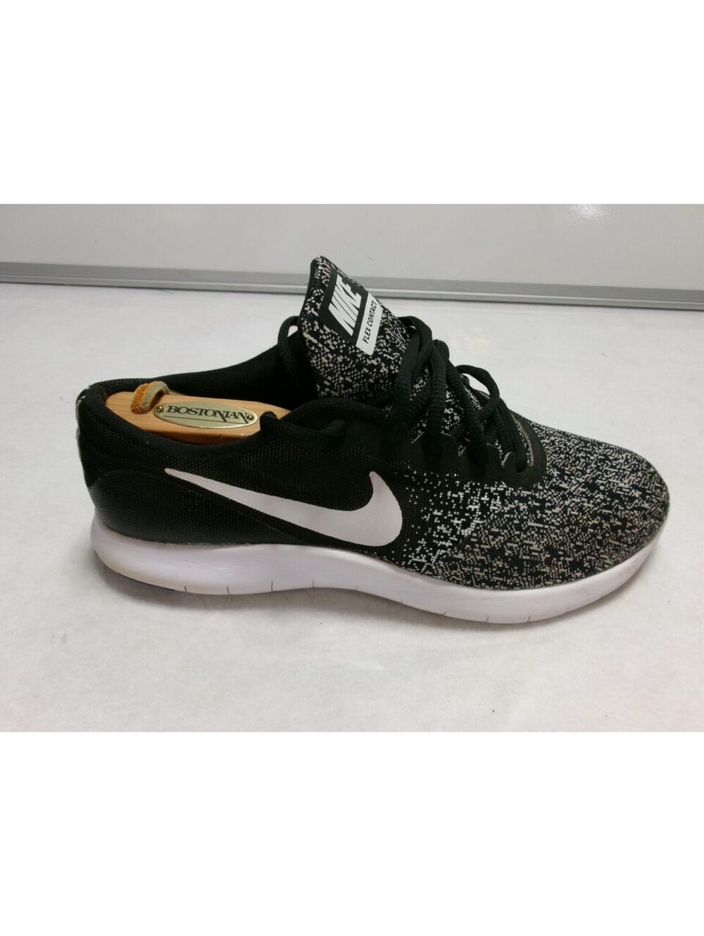 Nike Women's Black Knit Running Shoes 908995-002 Size 9.5